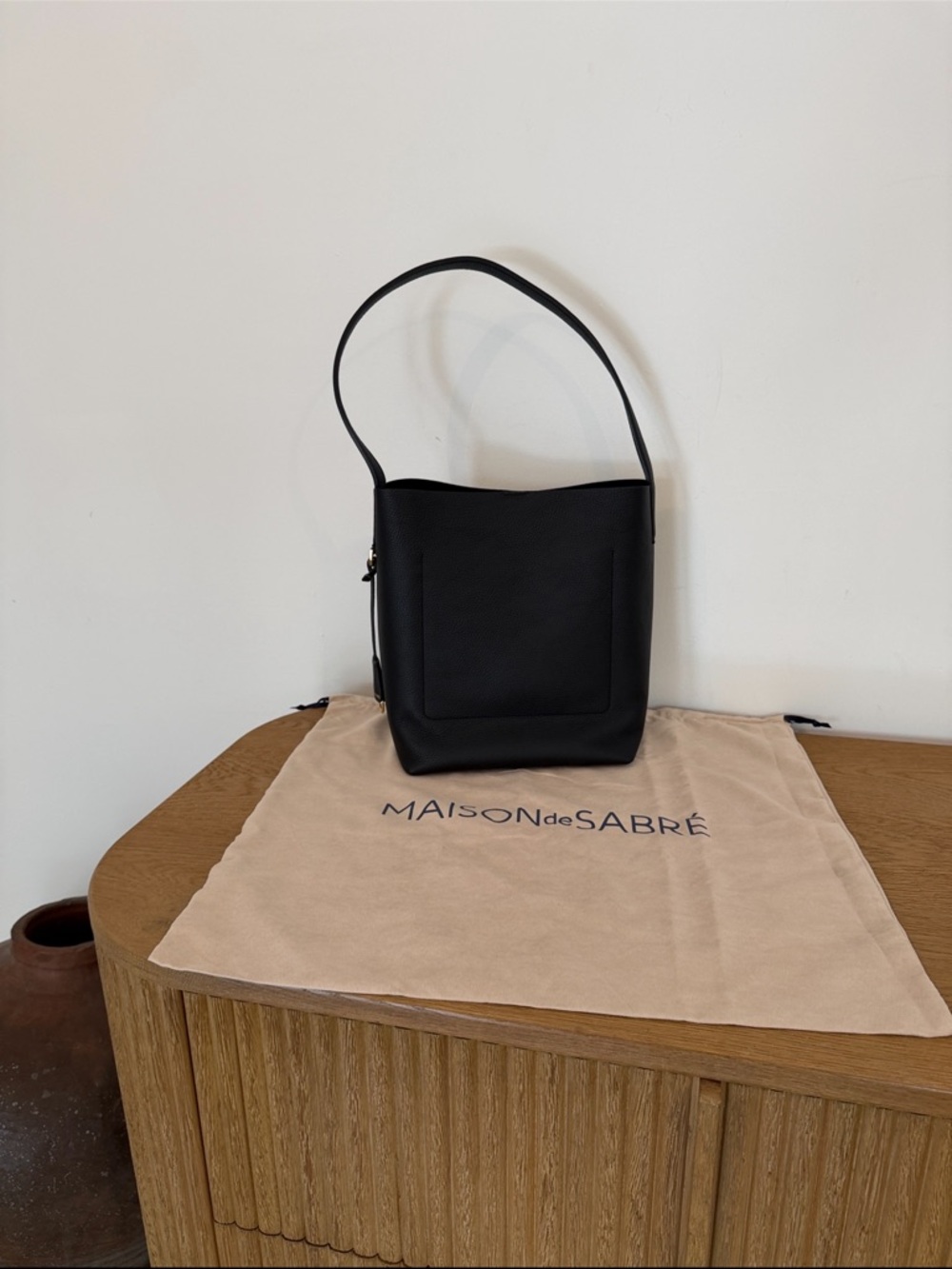 Maison de Sabre Black Leather bucket Bag smoking home like new with 2 charms - Picture 7 of 15